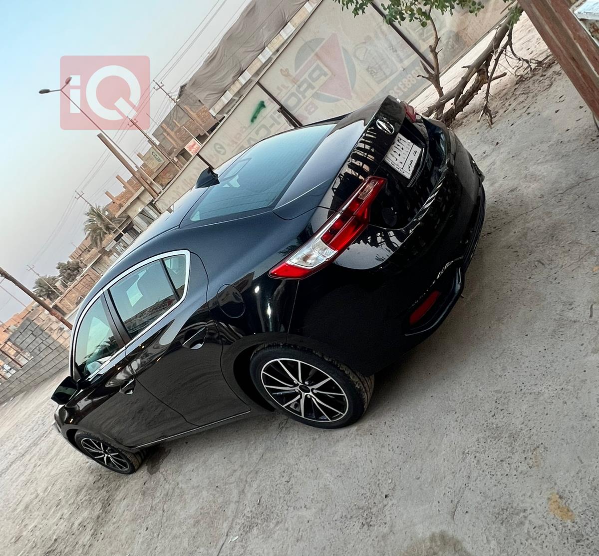 أكورا TLX